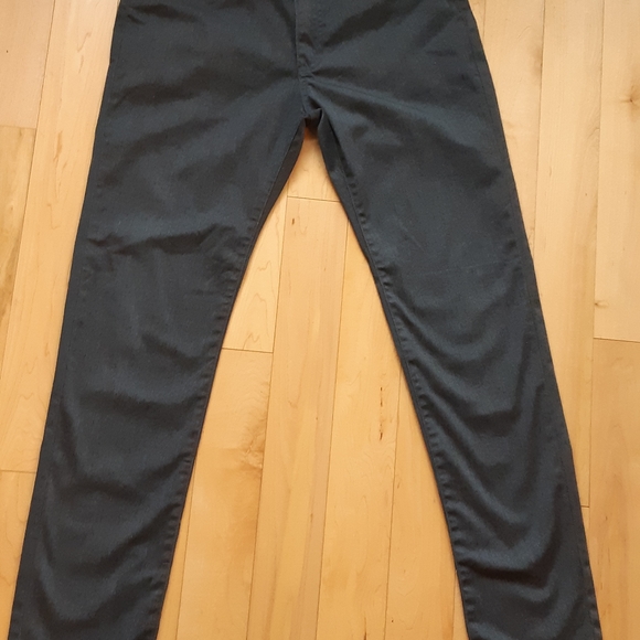 Urban Heritage Chino - Picture 2 of 7